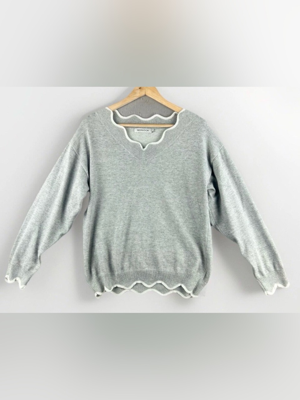 Misslook Sweater Womens Sz Large Wool Scalloped Gray White Casual Minimalist